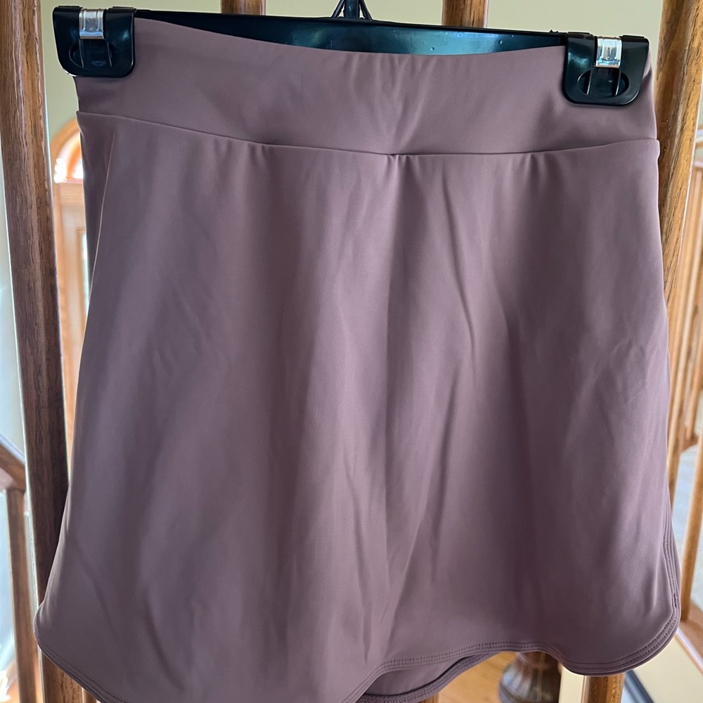 NWT Cloudful™ High Waisted Side Pocket Curved Hem 2-in-1 Mini Casual Skirt